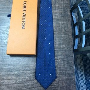 LOUIS VUITTON TIE NEVER WORN WITH ORIGINAL BOX